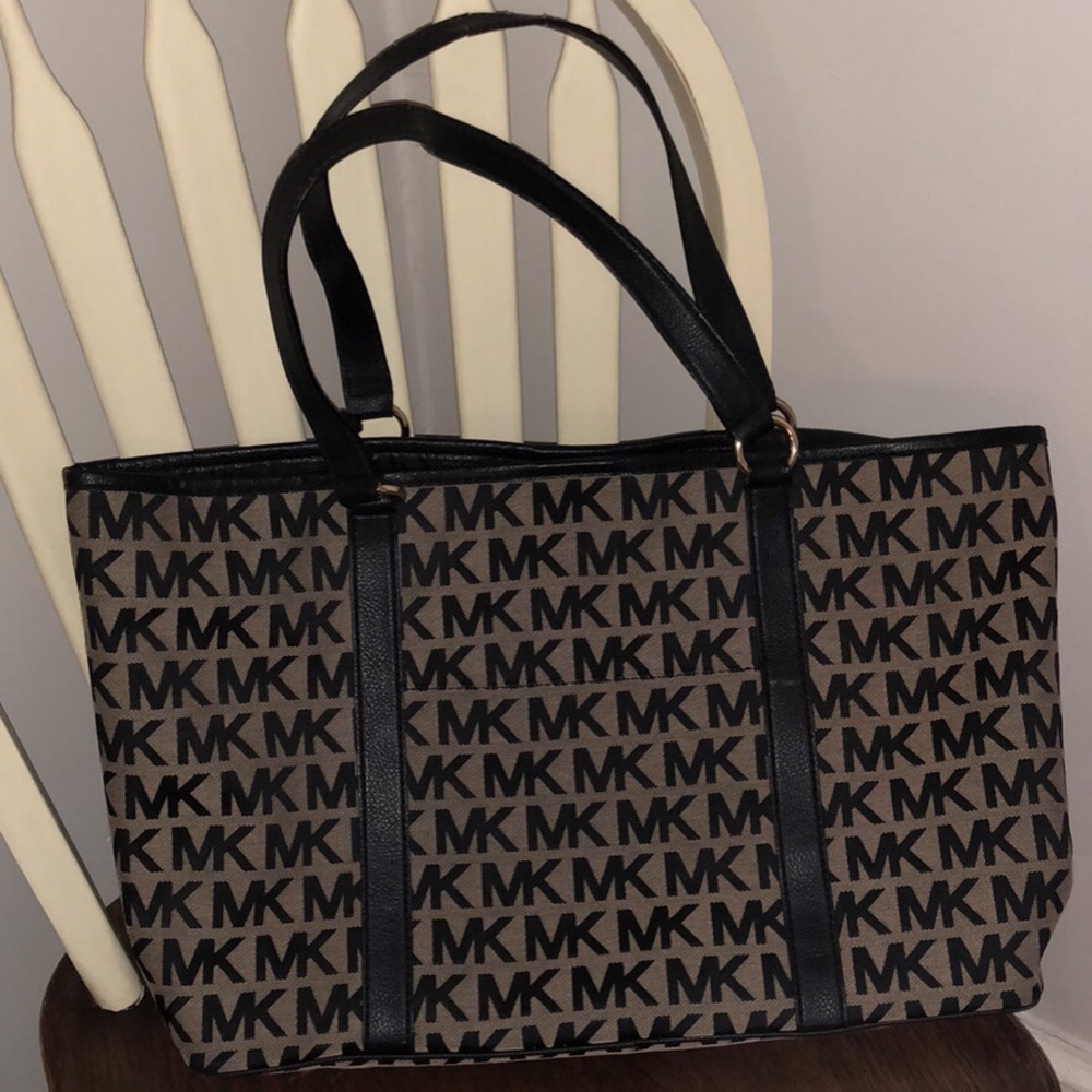 Large navy blue Michael Kors bag